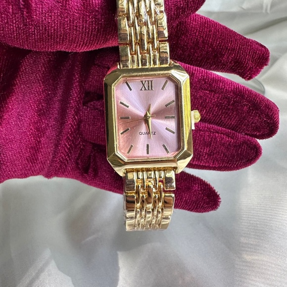 Panthers Stainless steel 
High quality 
Gold and Purple Women's Watch - Picture 5 of 8